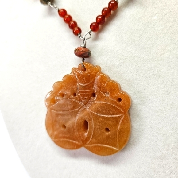 VINTAGE Carved Carnelian Pendant Beaded Silver-Tone Necklace - Picture 2 of 8